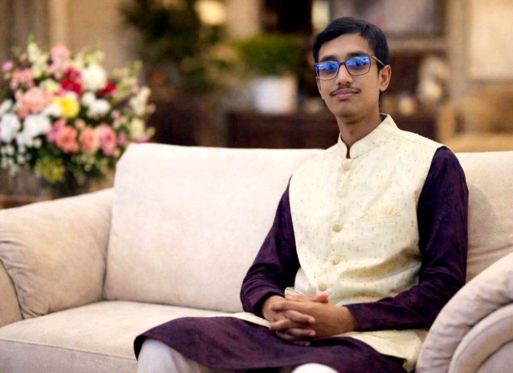 সাহিত্যিকঃ আবু সাইদ সৌরভ।
(শিক্ষার্থী, ডাঃ মাহবুবুর রহমান মোল্লা কলেজ)
