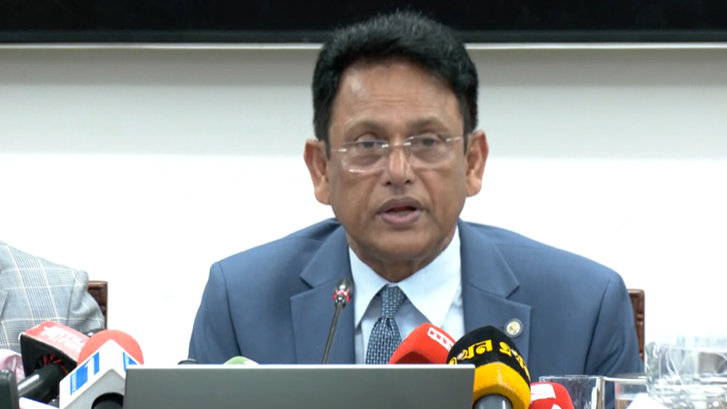 সংবাদ সম্মেলনে বক্তব্যকালে শিক্ষা এবং প্রাথমিক ও গণশিক্ষা মন্ত্রী ড. আ ন ম এহছানুল হক মিলন।